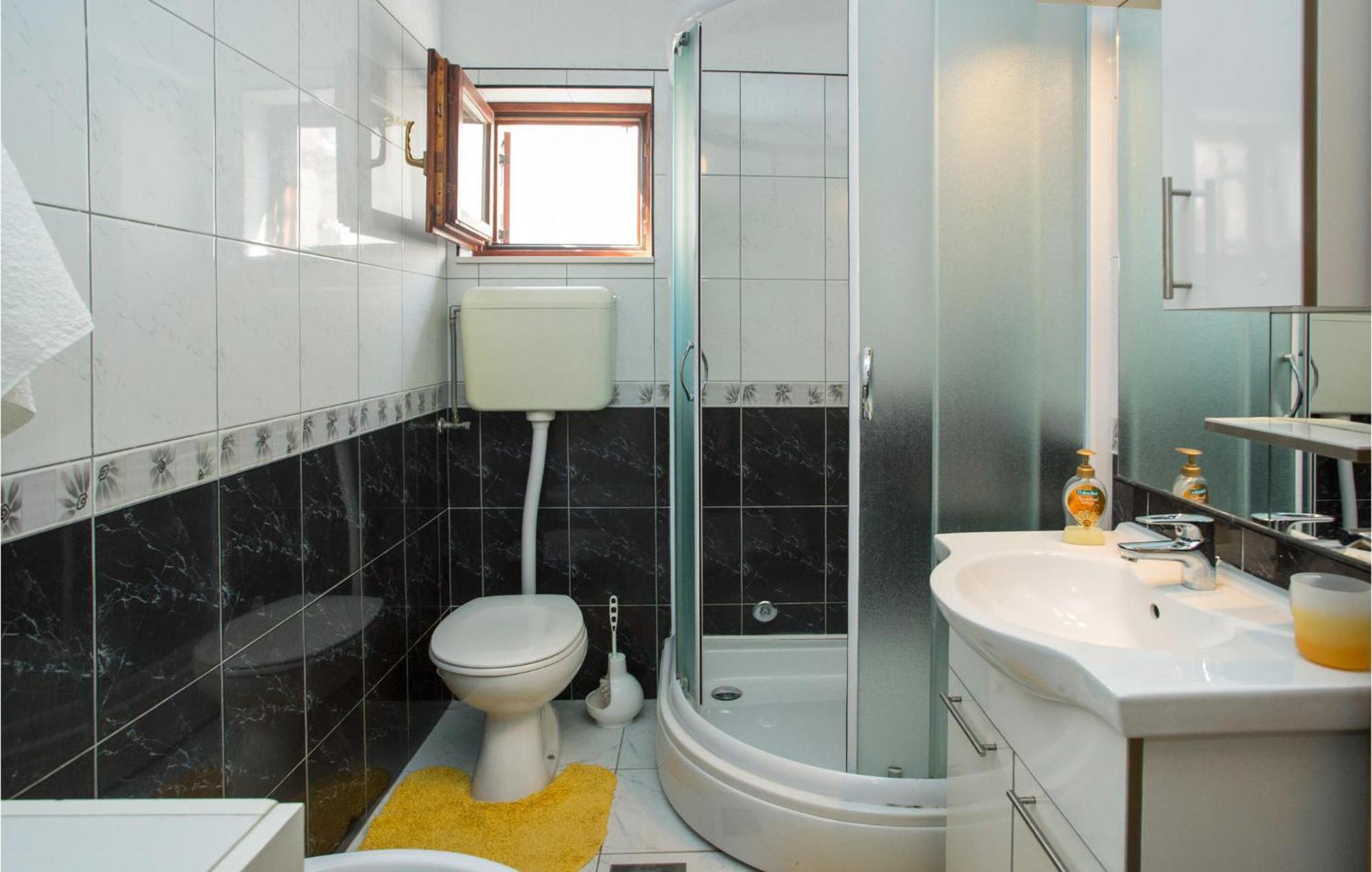 Nice Apartment In Splitska With Wifi エクステリア 写真